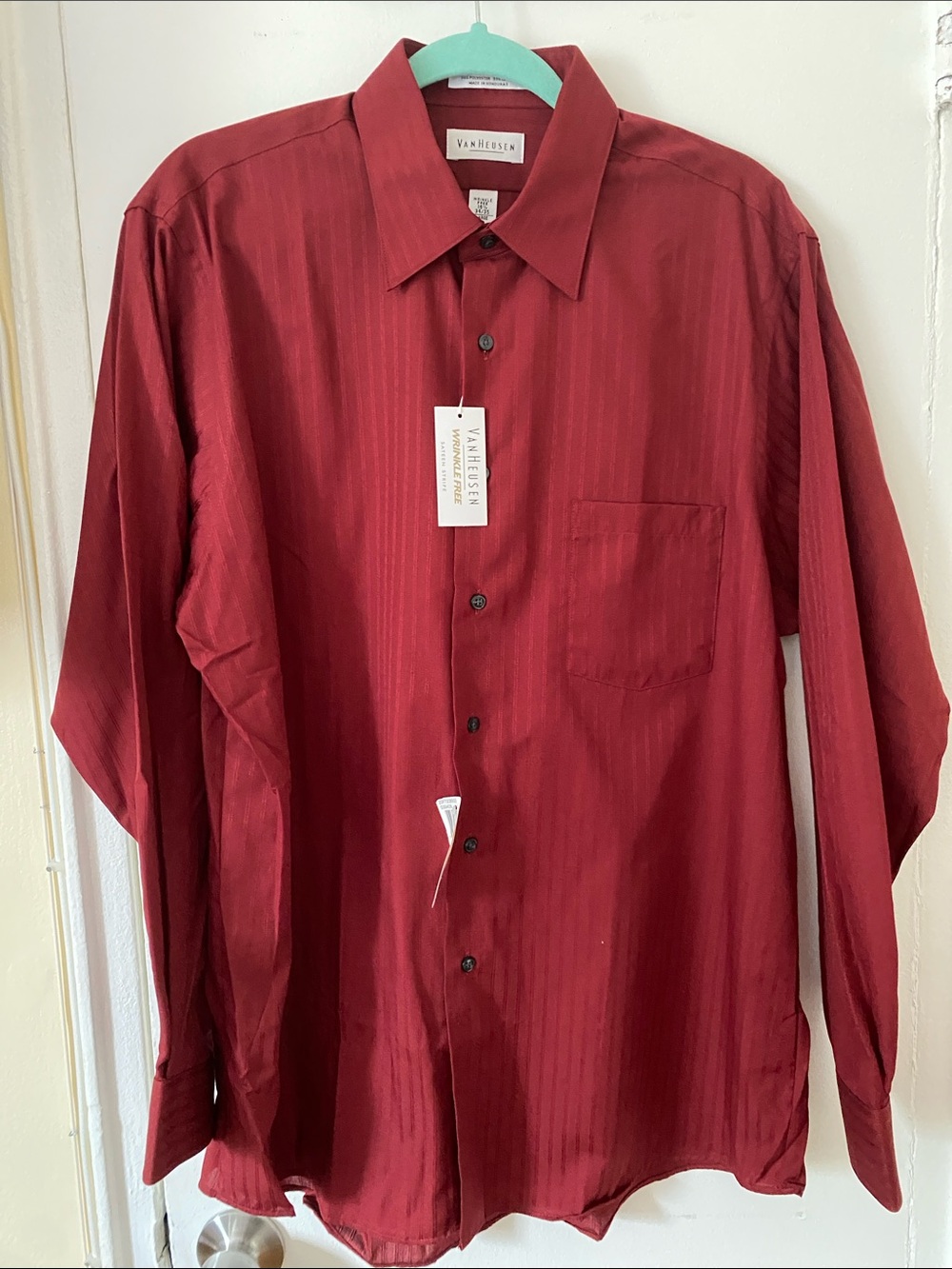 NWT Van Heusen Men’s 16.5 34/35 L Deep Red Sateen Stripe Dress Shirt Long Sleeve
